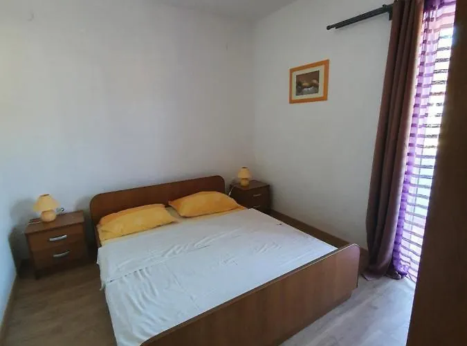 Damir Poldan Apartment Rab Town