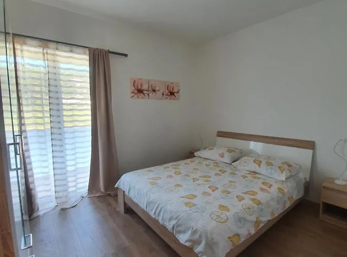 Damir Poldan Apartment Rab Town
